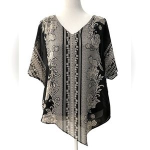 ROZ & ALI V-neck asymmetrical handkerchief blouse w/stretch lining size small